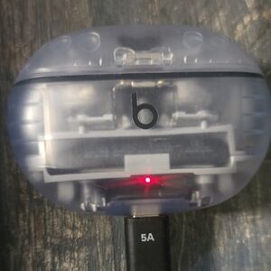 Studio Beats by Dre Earbuds w/ Charger & Case. Android/Apple  Perfect Condition